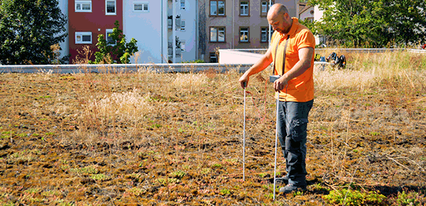 Elektroimpulzní zkouška na zelené střeše