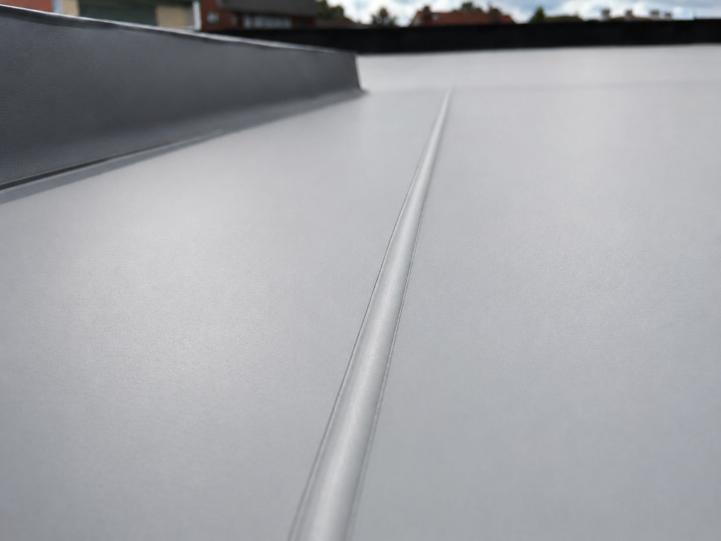 Detail svaru hydroizolační fólie na ploché střeše